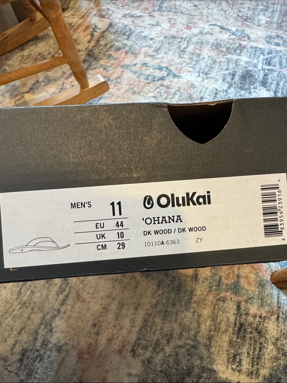 OluKai Men's Brown Leather Thong Sandals - NIB Ohana dark wood - Picture 2 of 4